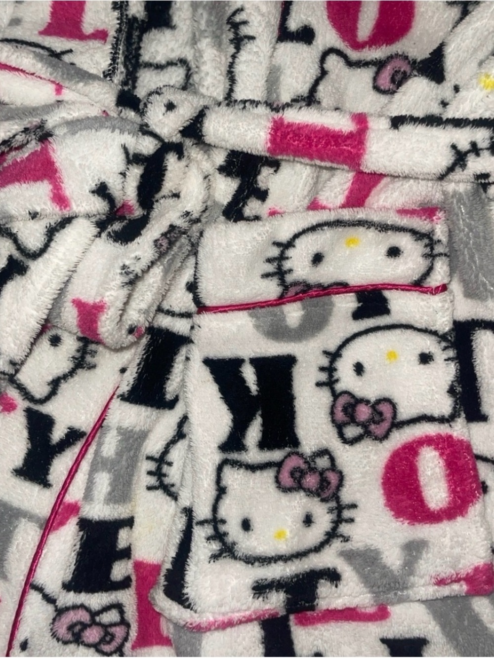 Vintage Hello Kitty Robe - Picture 3 of 4